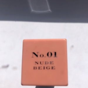 Burberry Makeup - Burberry Lip Cover in Nude Beige Burberry Makeup - Burberry Lip Cover in Nude Beige
